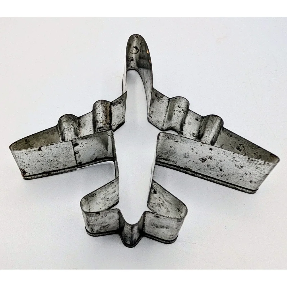 Williams-Sonoma Wheels Wings & Other Great Things 8pc Cookie Cutter Set Tin